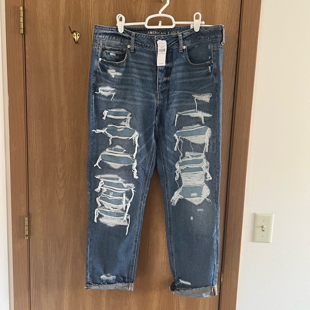NWT AE Tomgirl Jeans